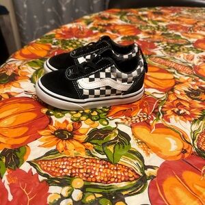 Toddler Vans (7c)